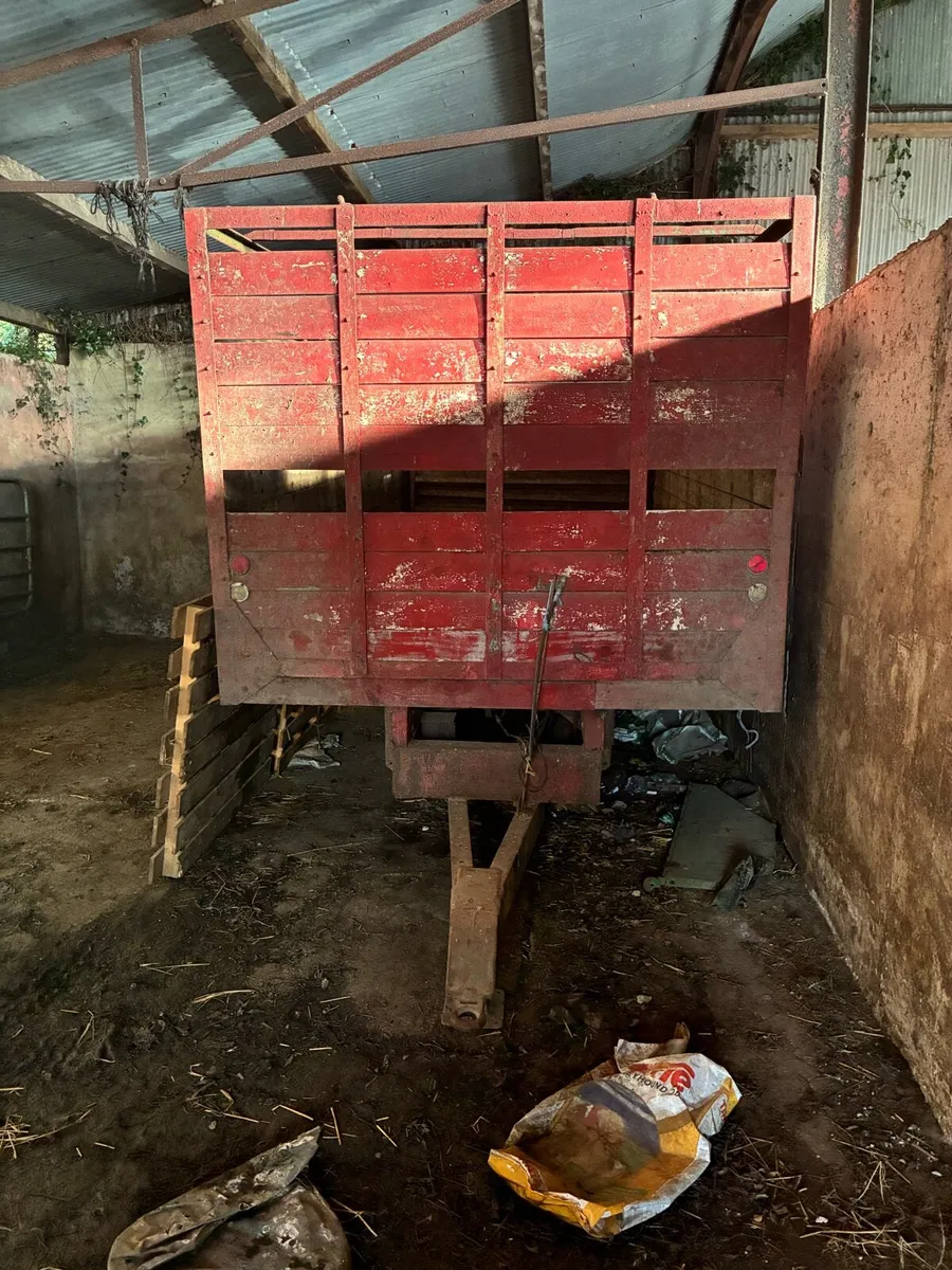 Cattle trailer - Image 1
