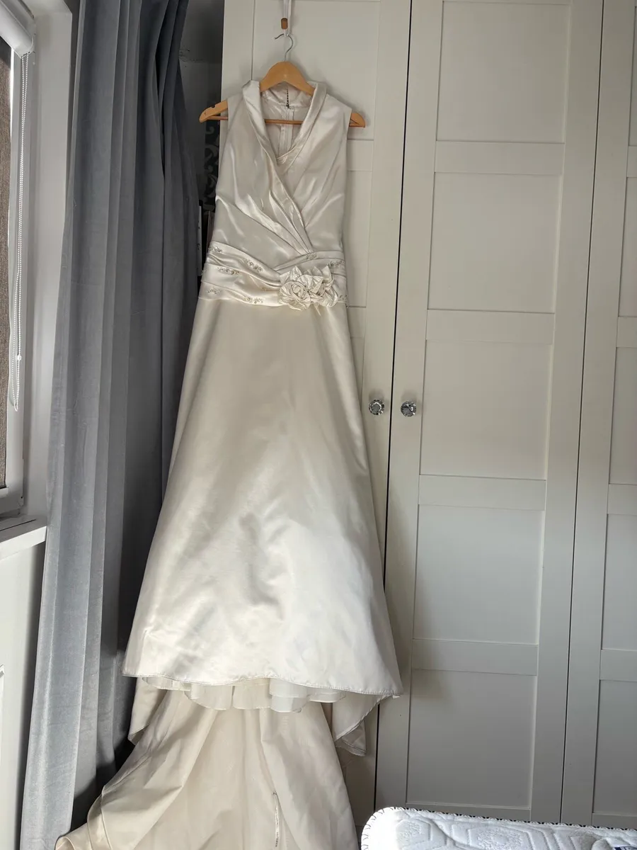 Wedding dress - Image 1