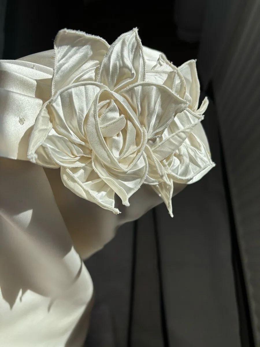 Wedding dress - Image 4