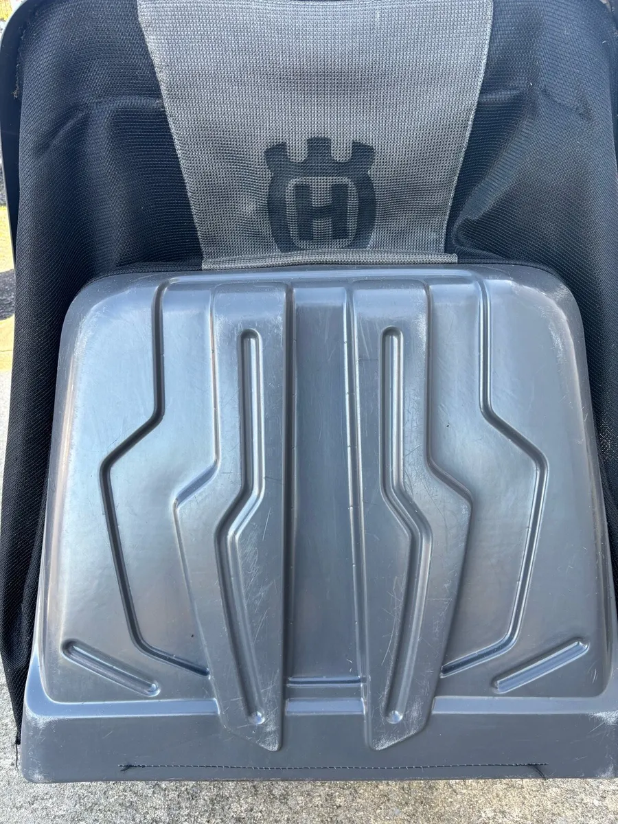 Husqvarna Lawnmower - Image 4