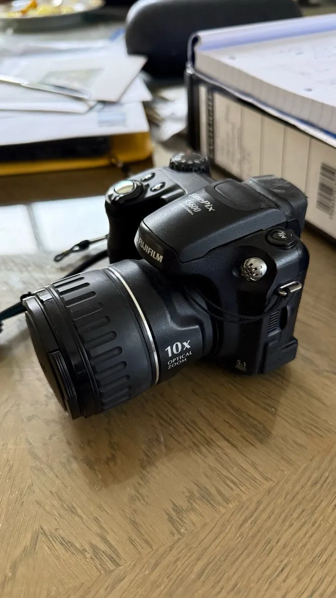 Fujifilm Finepix s 5600 - Image 1