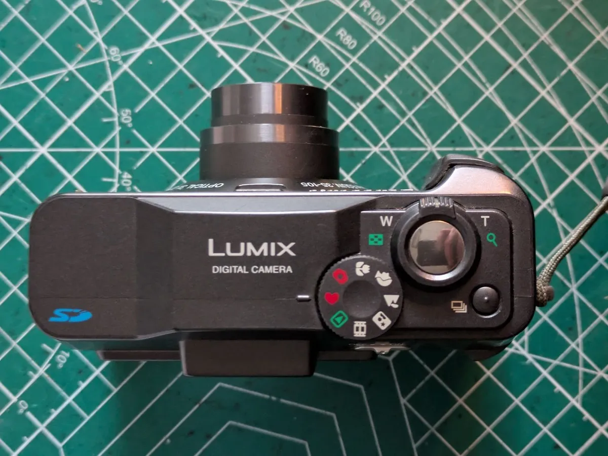 Panasonic Lumix CCD🌈 camera Leica Vario-Elmarit - Image 2