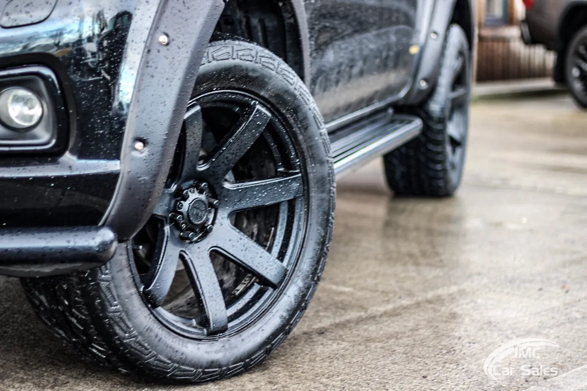 2018 NISSAN NIVARA SUNROOF N-GAURD - Image 2