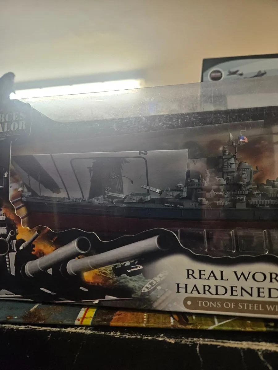 Corgi Forces of Valor American WW2 USS Missouri - Image 4