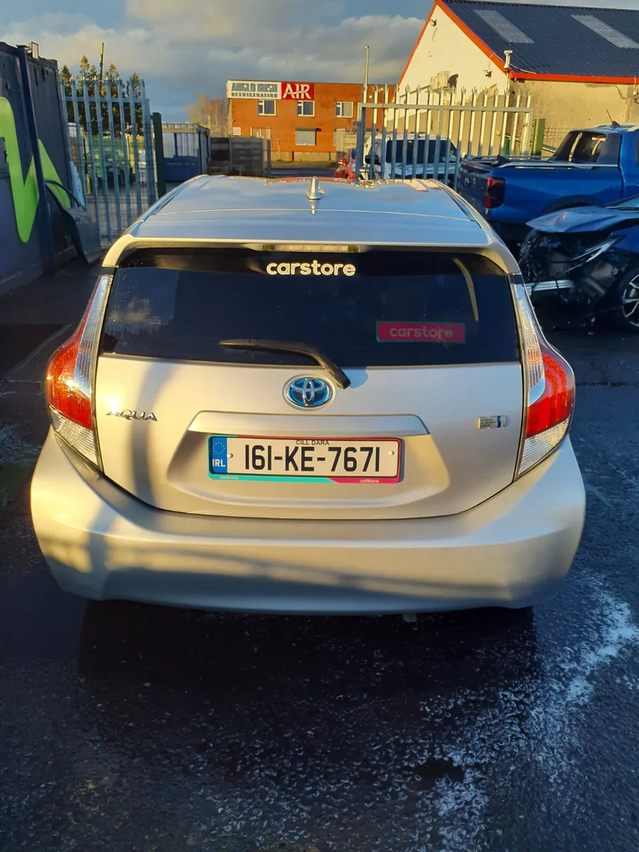 Toyota Aqua 2016 theft damage - Image 3