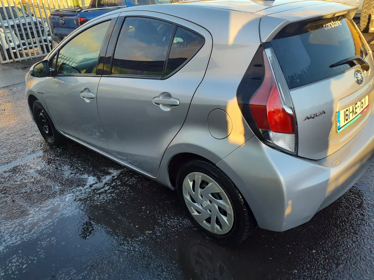 Toyota Aqua 2016 theft damage - Image 4