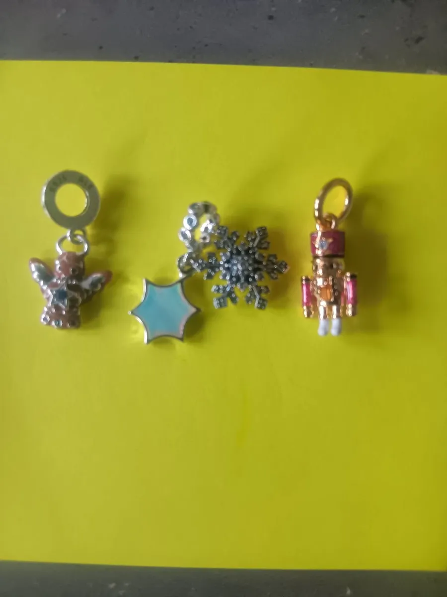 Pandora charms - Image 1