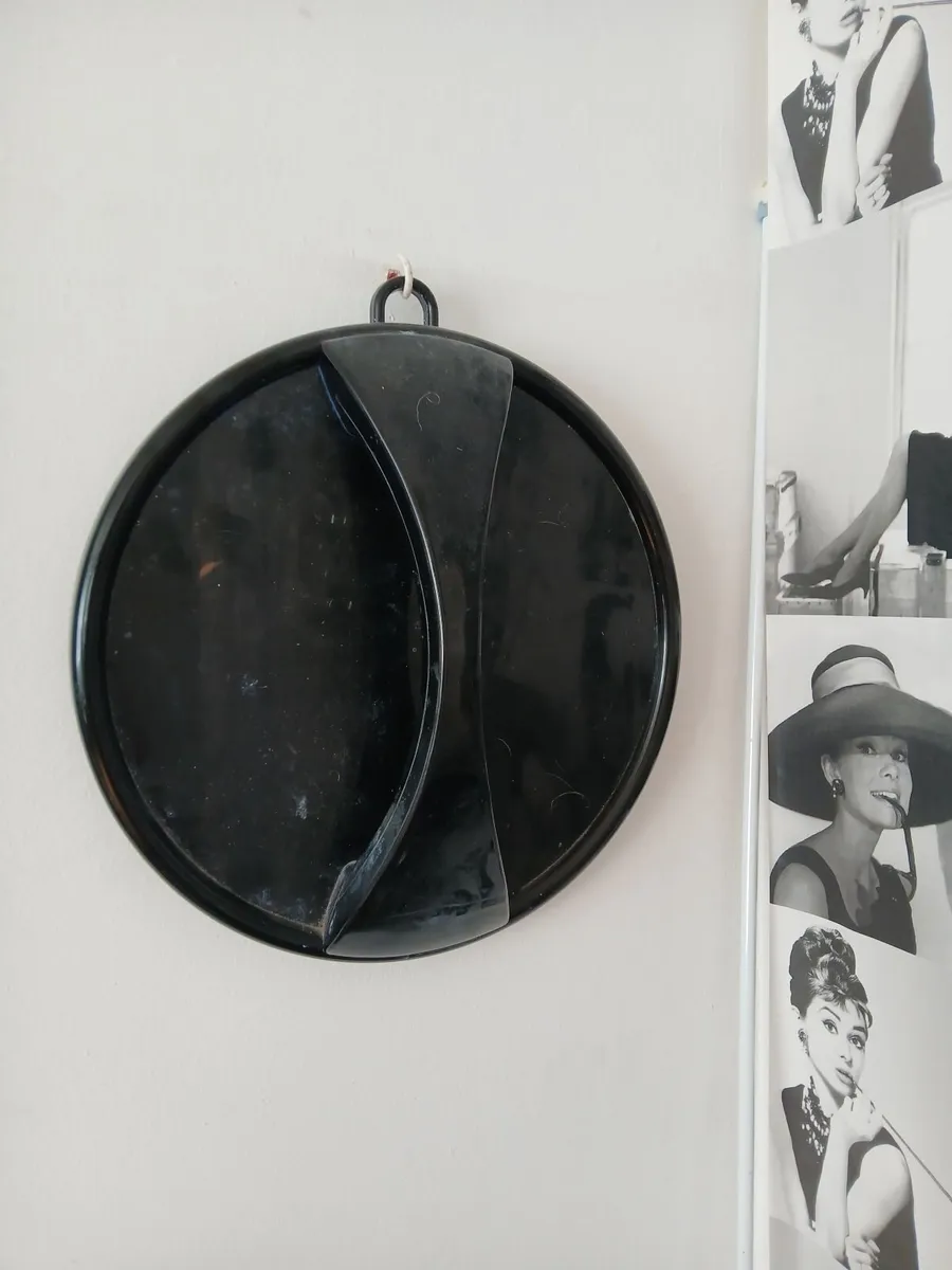 Hairdressing unit and chair and hand mirror - Image 4