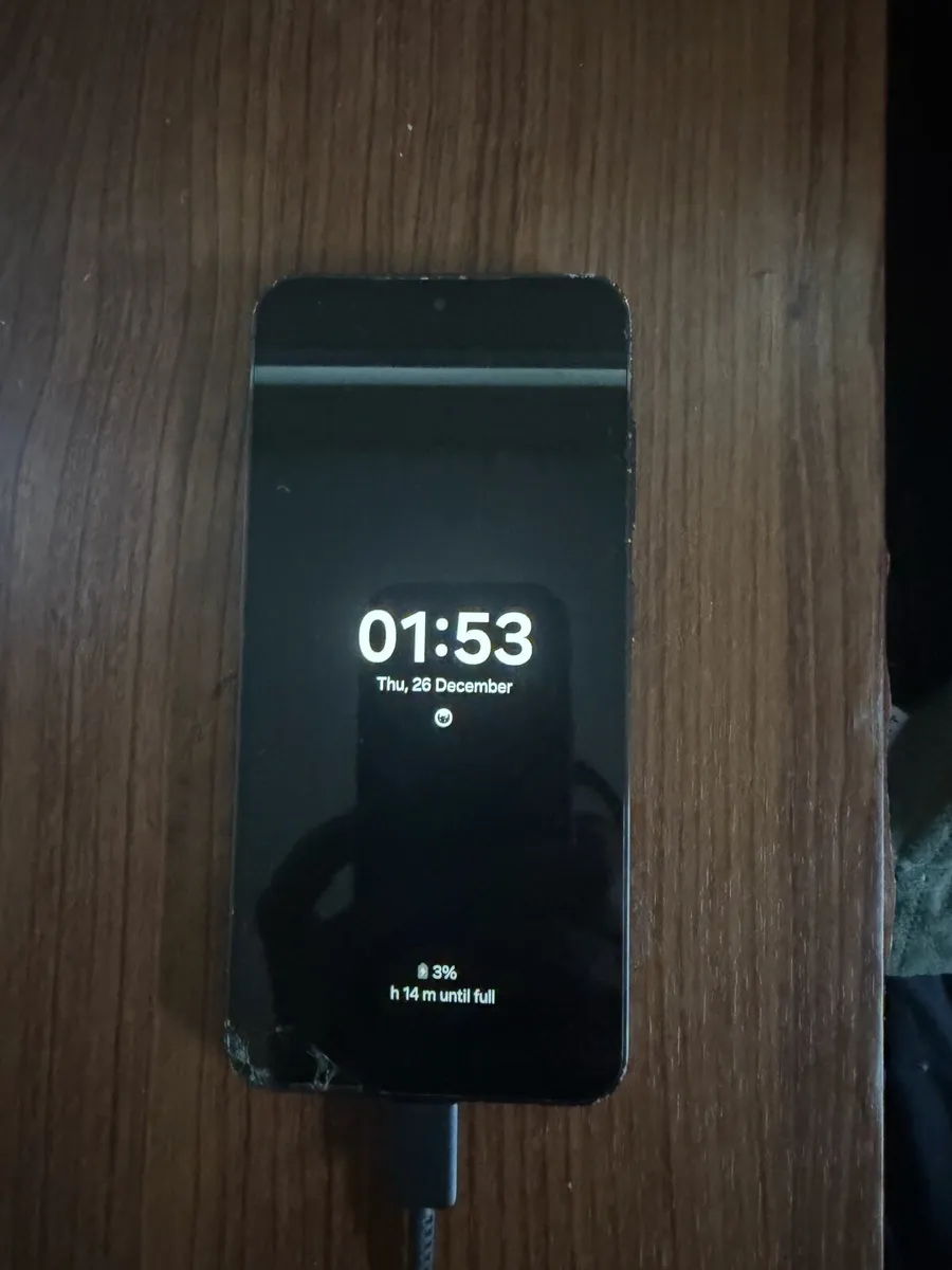 Samsung S23 - Black - 128GB - *Screen broken* - Image 1
