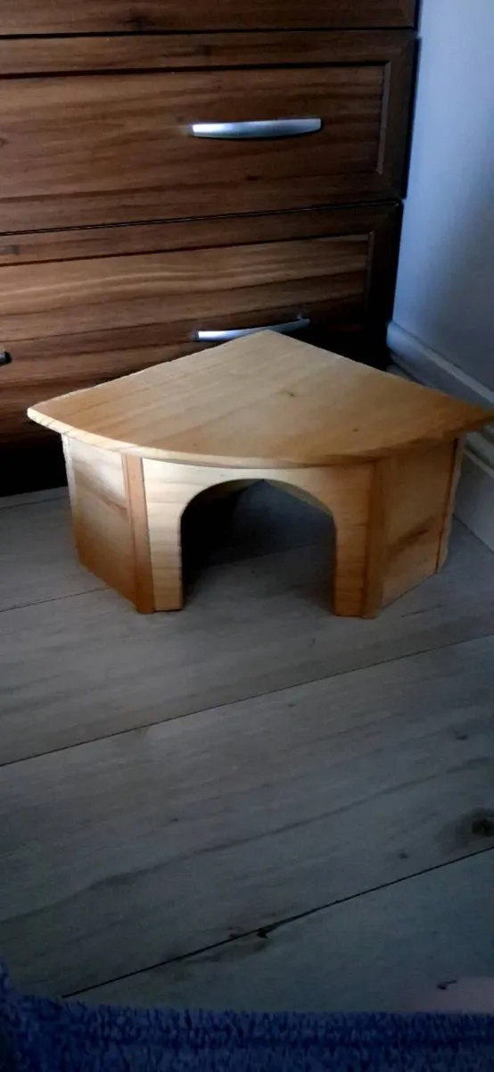 Small animal supplies - Image 1