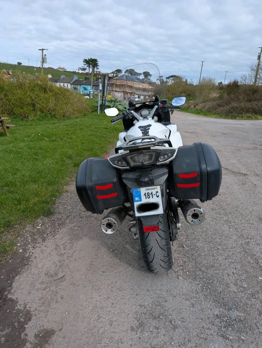 Yamaha FJR 1300 - Image 2