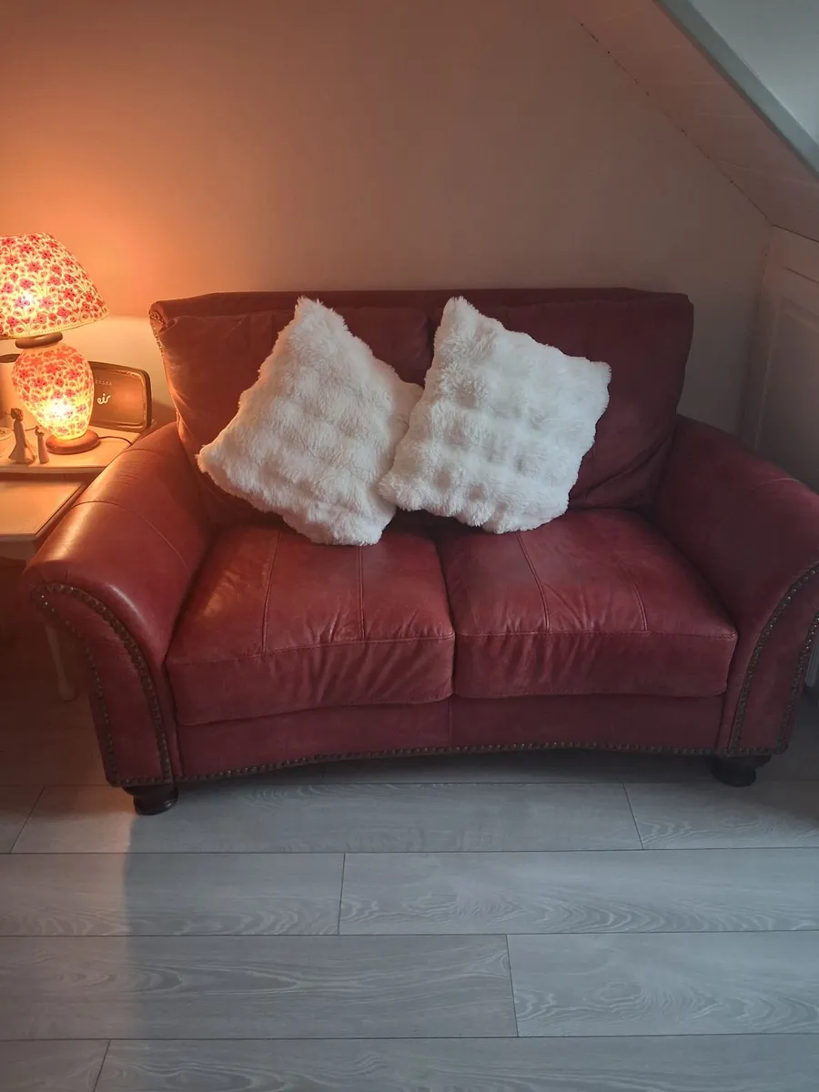 2 sofas - Image 2