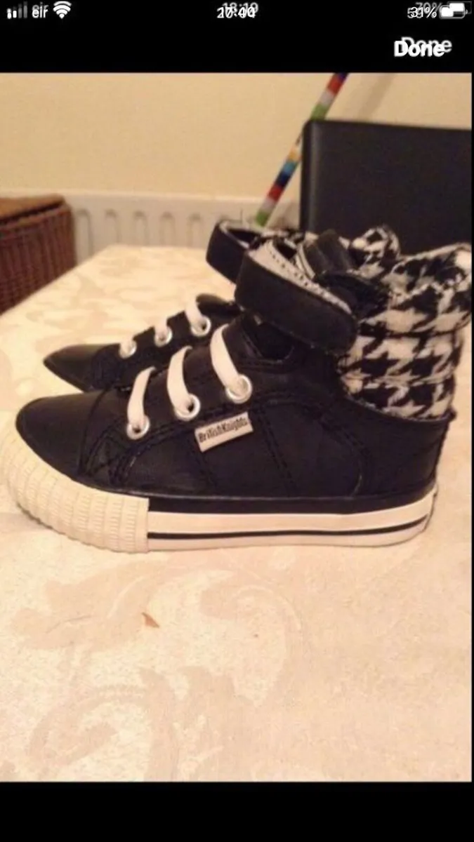 Boys new runner boots size 5 €10 - Image 2