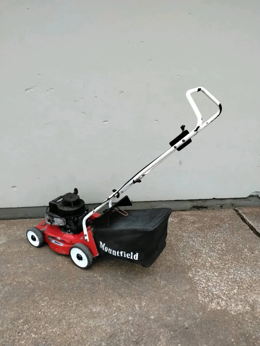 Mountfield Emblem Vintage Lawnmower - Image 3