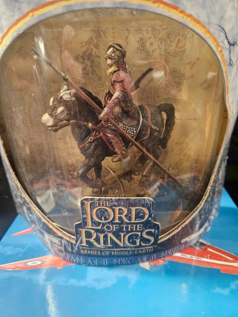 Lord of the Rings Figure on Horse Back - Image 3