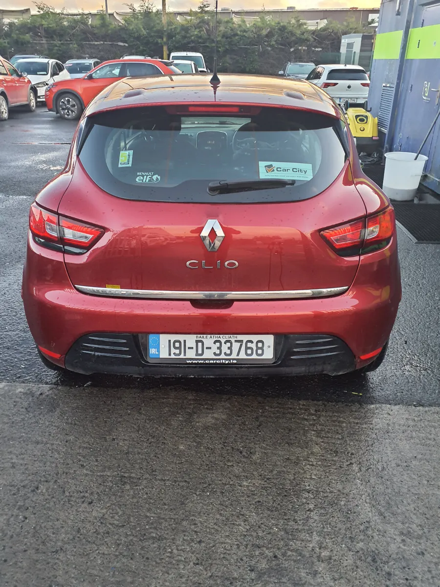 Renault Clio 1.0 !! 2019 driving - Image 4