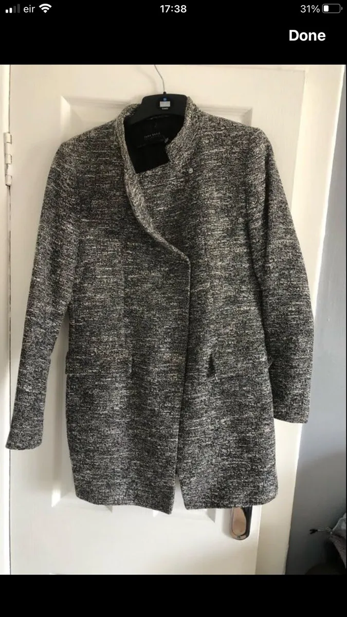 Ladies Zara coat size L €10 - Image 1