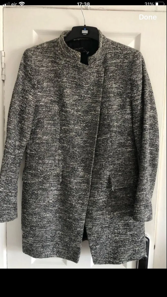 Ladies Zara coat size L €10 - Image 2