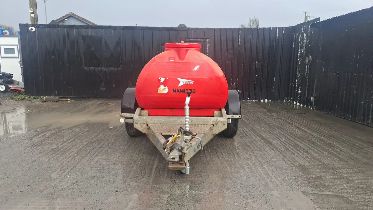 Western 2000L Water Bowser – Twin Axle Trailer - Image 2