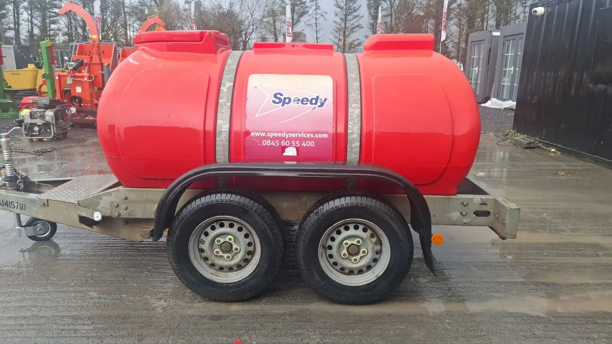Western 2000L Water Bowser – Twin Axle Trailer - Image 4