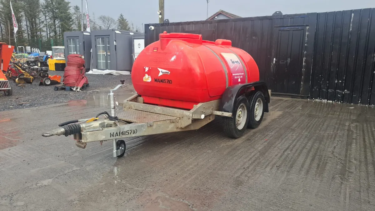 Western 2000L Water Bowser – Twin Axle Trailer - Image 3