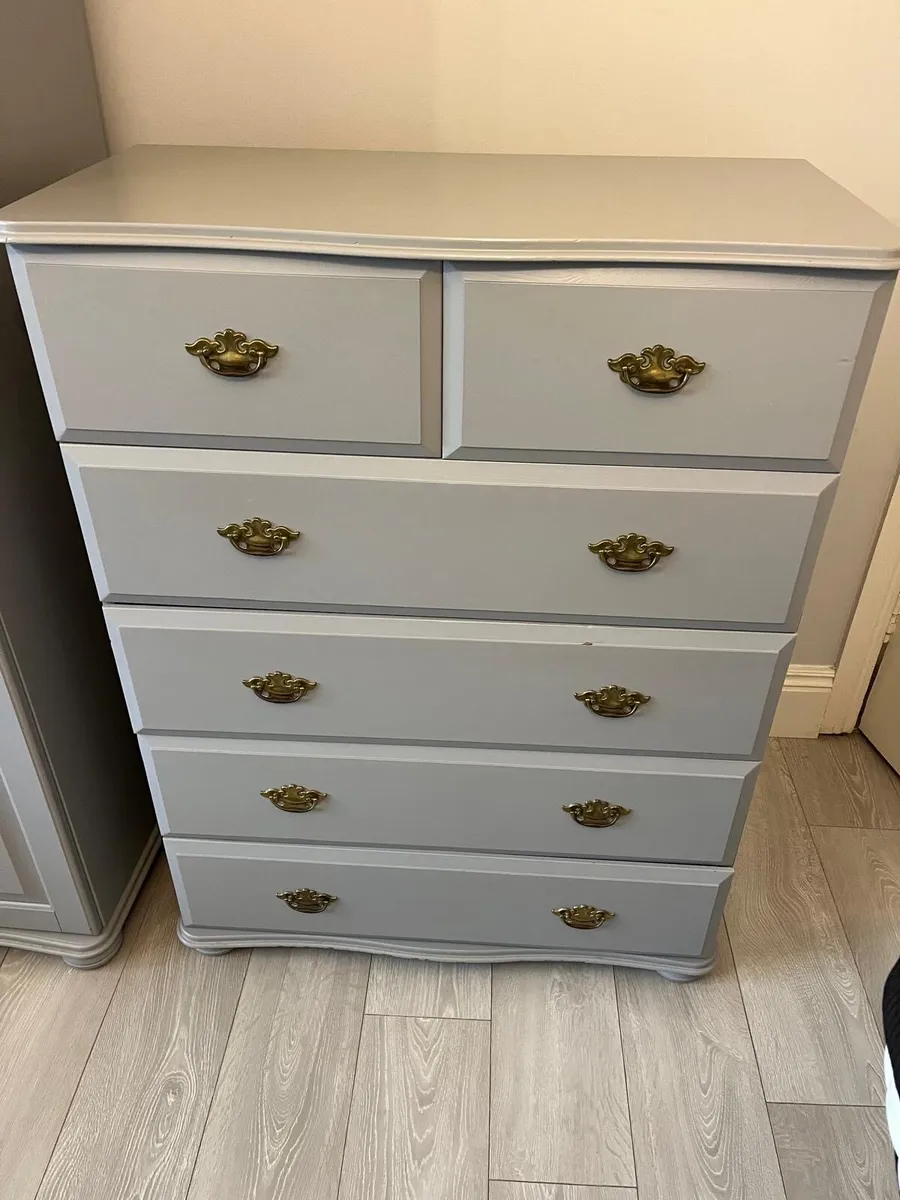 Bedroom Furniture Set - Image 3