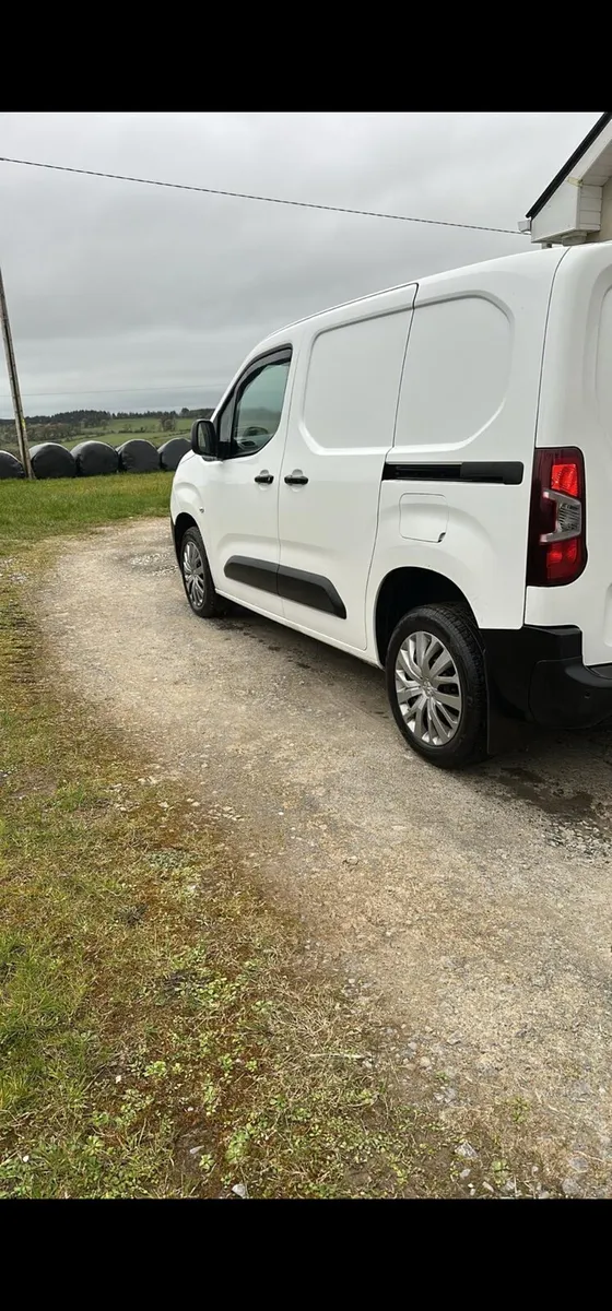 221 Peugeot partner - Image 4