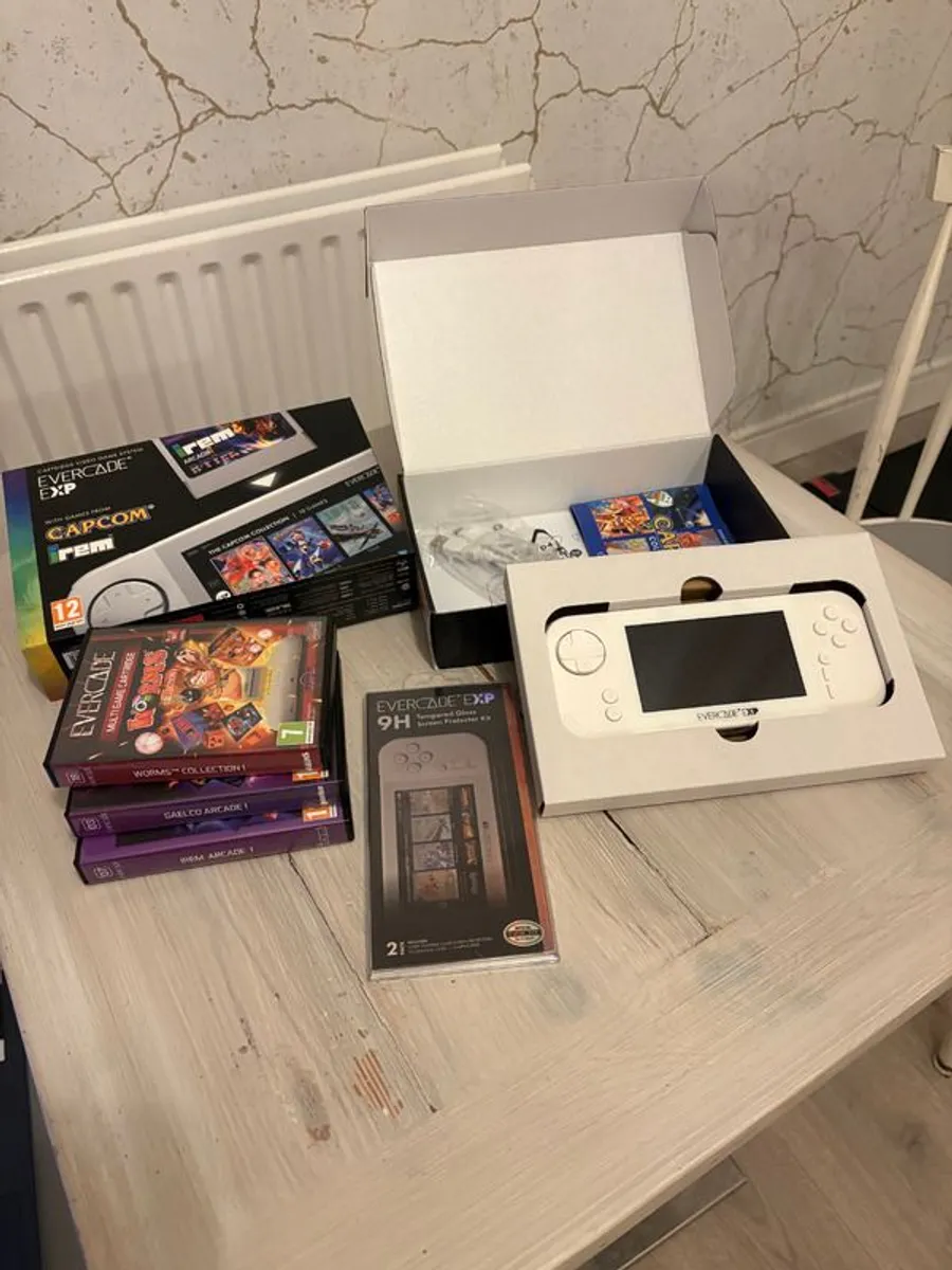 Evercade EXP - Capcom IREM - Image 1