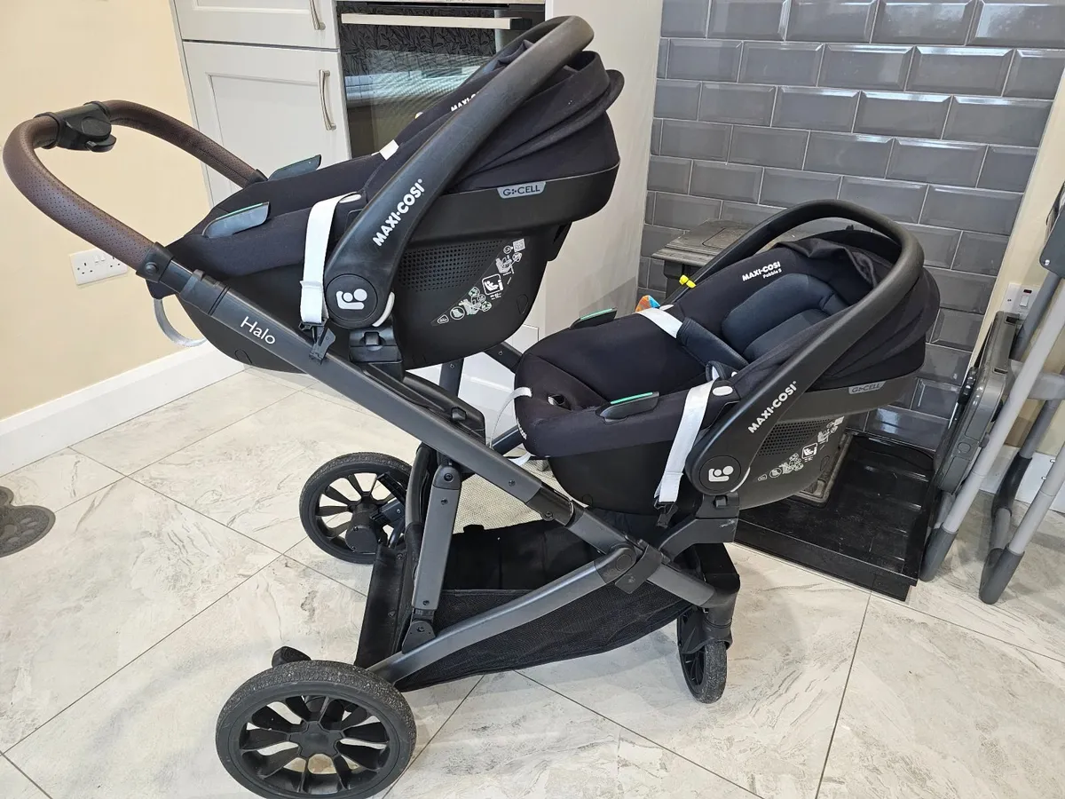 Zummi Halo double travel system & car seats - Image 3