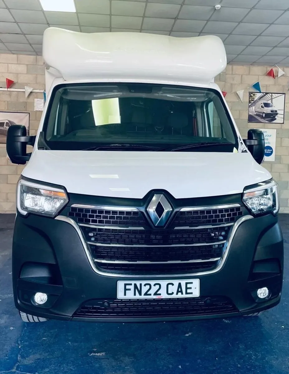 2022 Renault Master Luton Low Loader Box Van - Image 4