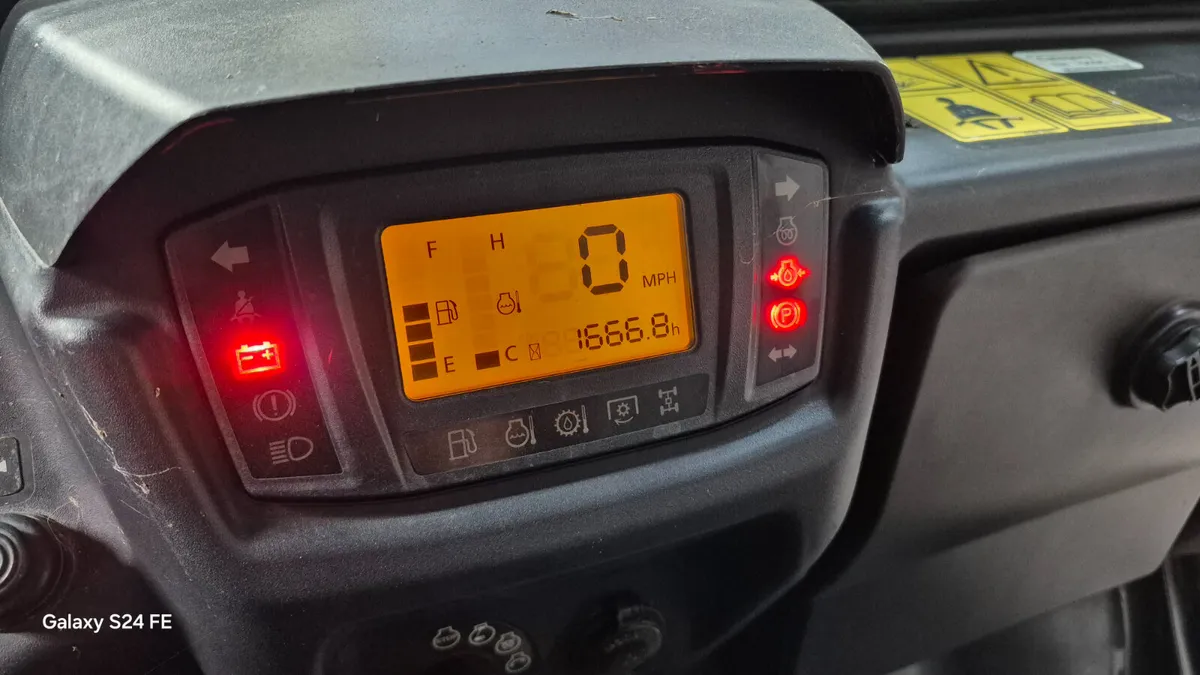 Kubota RTV 900 - Image 2