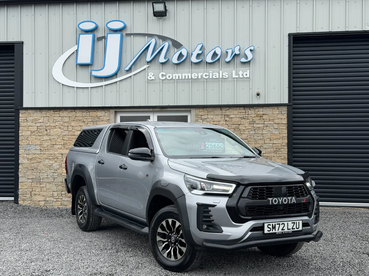 23 TOYOTA HILUX 2.8 D-4D GR SPORT 4WD CREWCAB - Image 1