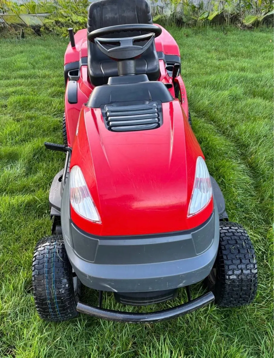 Mint condition 2021 Castlegarden mower - Image 2