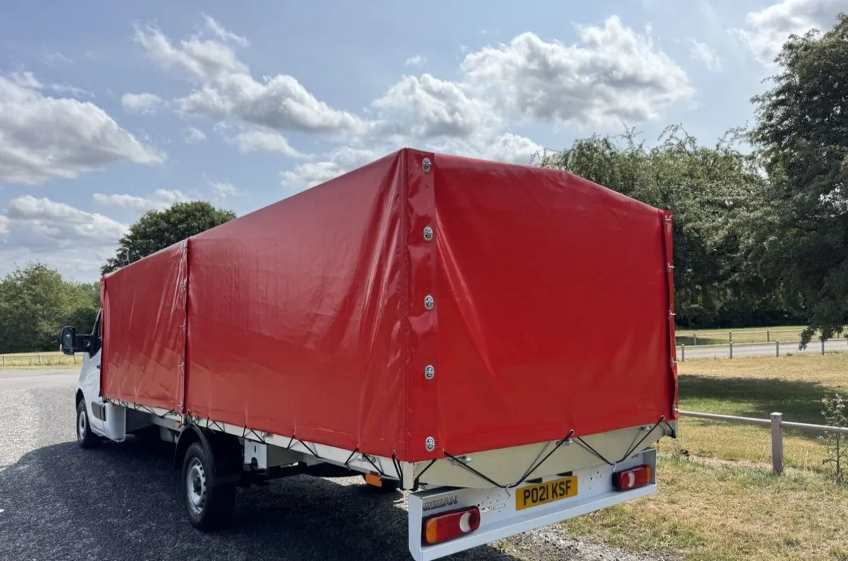 2021 Nissan Nv400 Curtain Sider Van - Image 4