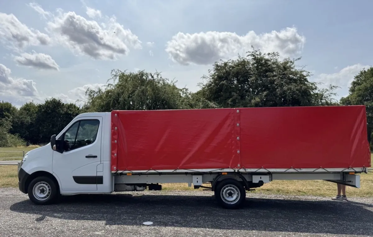 2021 Nissan Nv400 Curtain Sider Van - Image 1