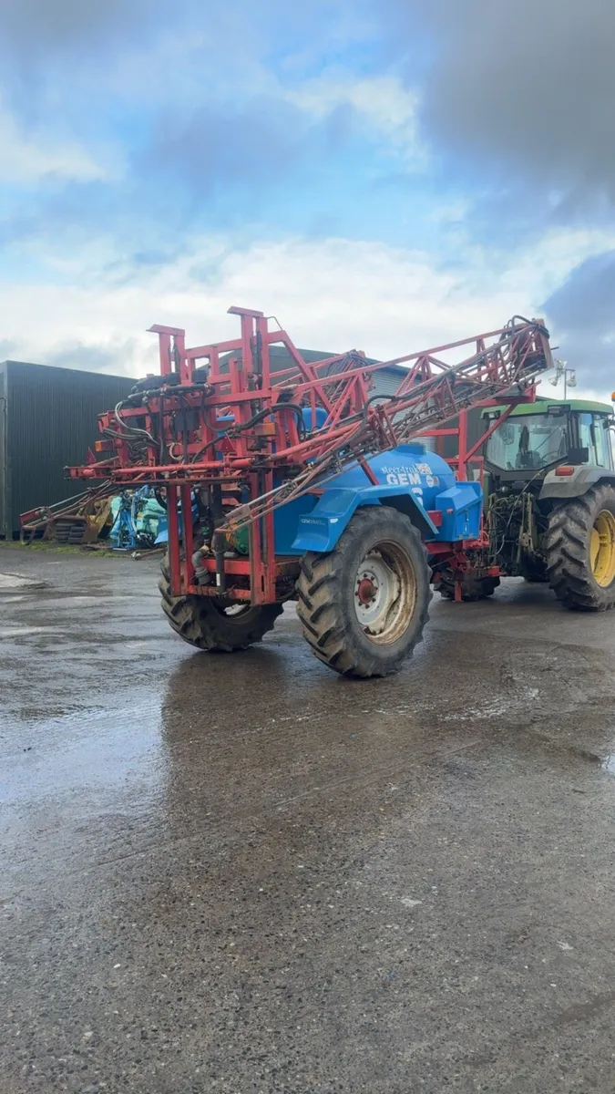 GEM steer-trak sprayer 2600ltr - Image 3