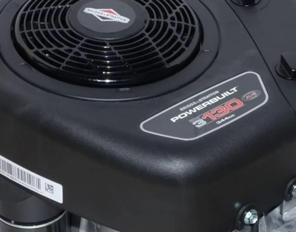 Mint condition 2021 Castlegarden mower - Image 4