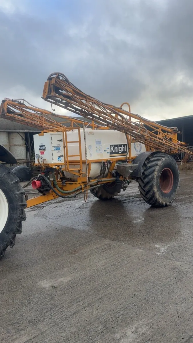 Knight 3000ltr sprayer - Image 1