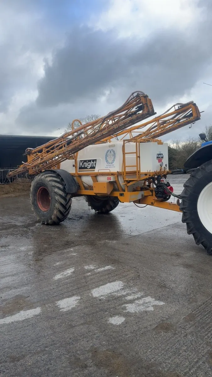 Knight 3000ltr sprayer - Image 2