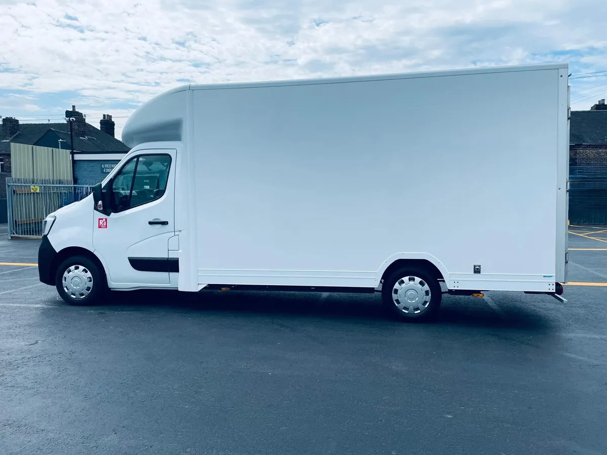 2023 Renault Master Luton Low Loader Box Van - Image 2