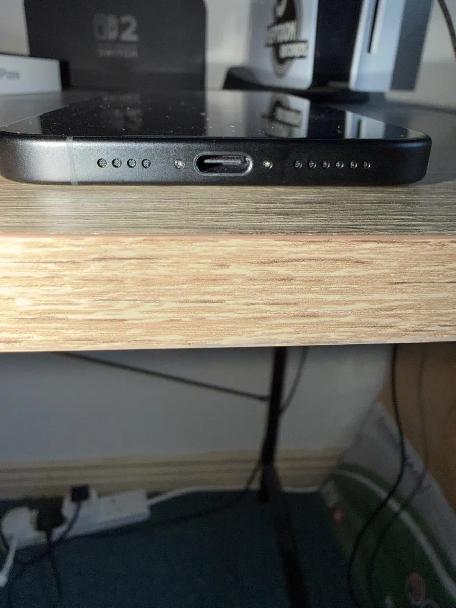 iPhone 16 Plus 128GB network unlocked - Image 4