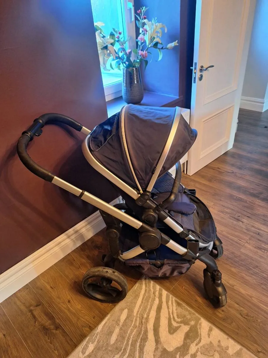 Icandy peach stroller/bassinet - Image 1