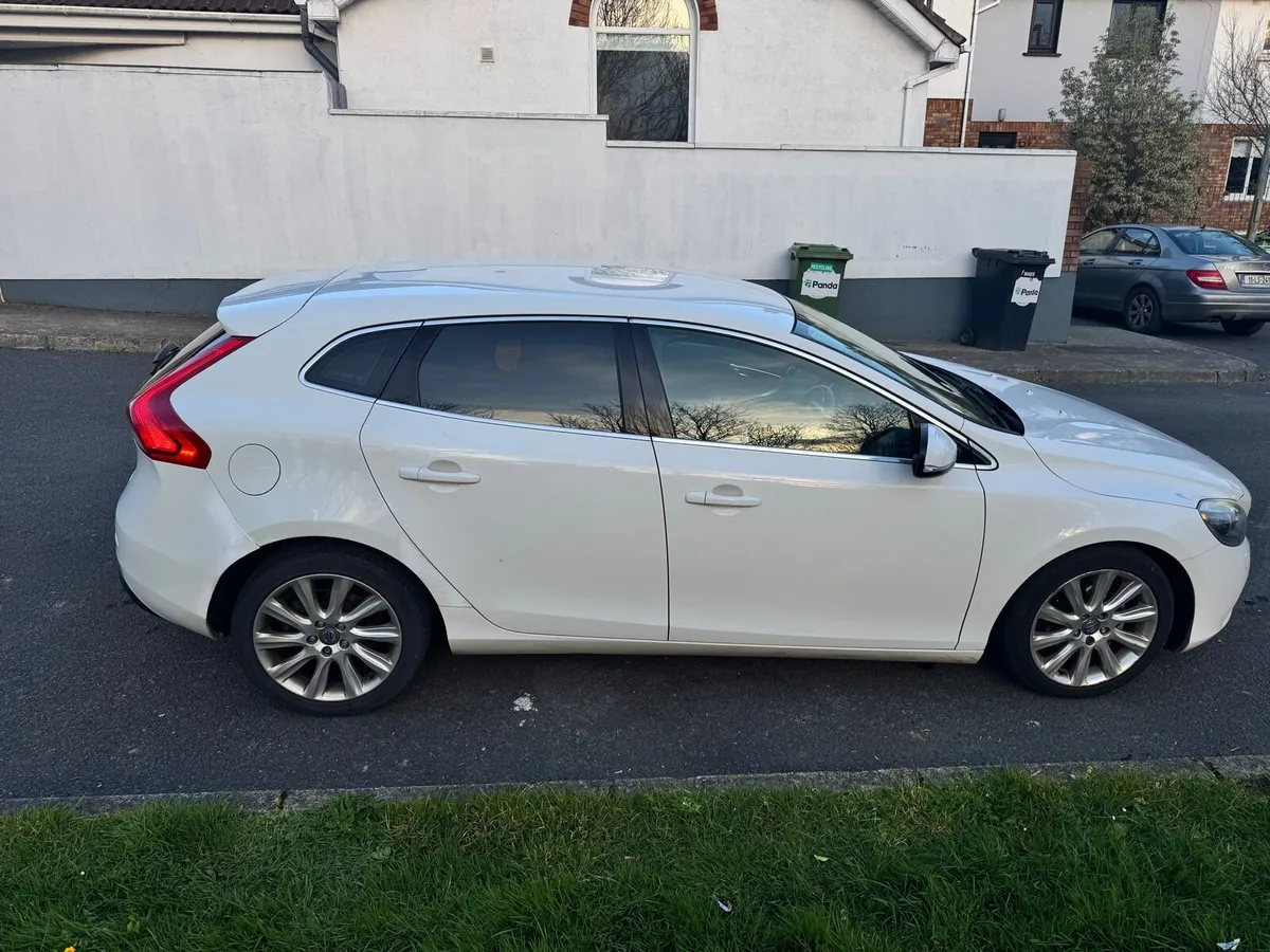 Volvo V40 2013 - Image 4