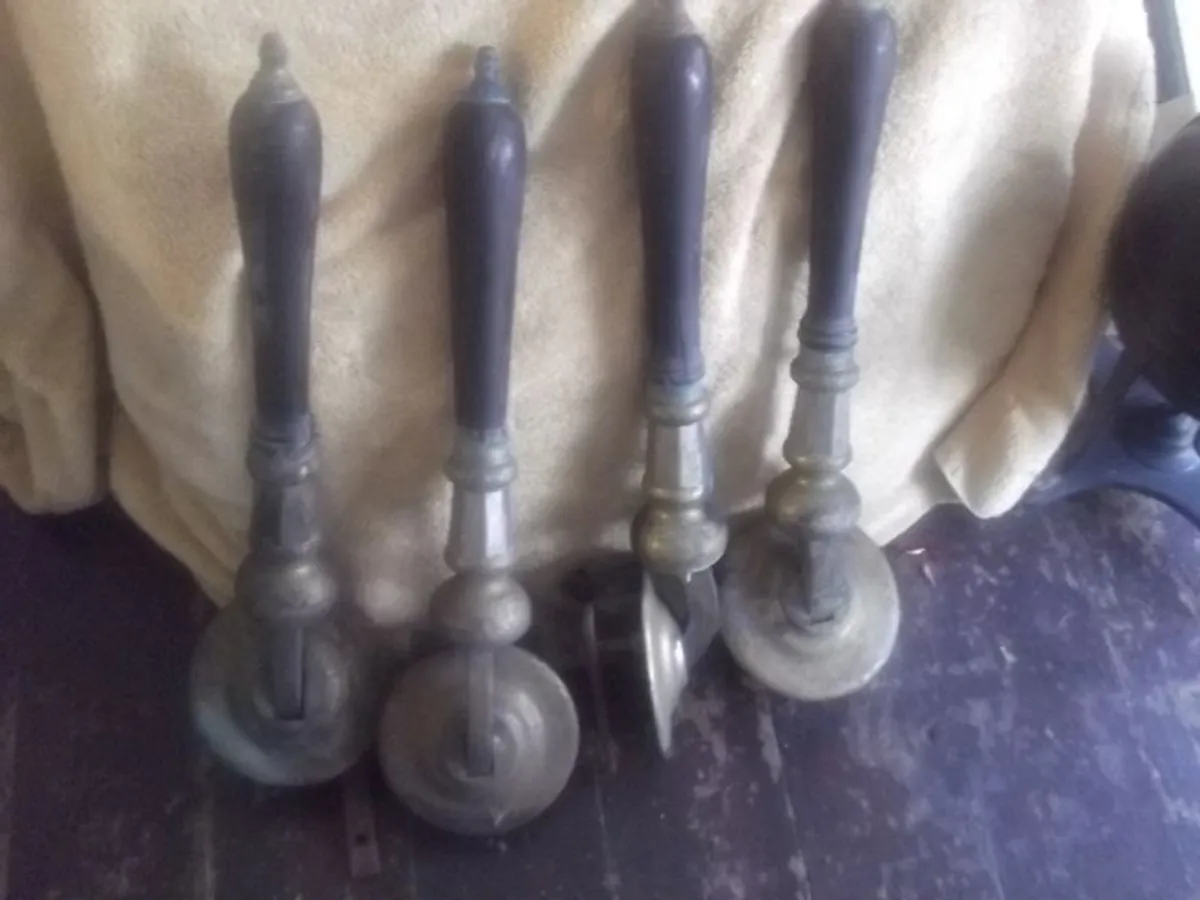 5 antique brass and wood bar pump - Image 2