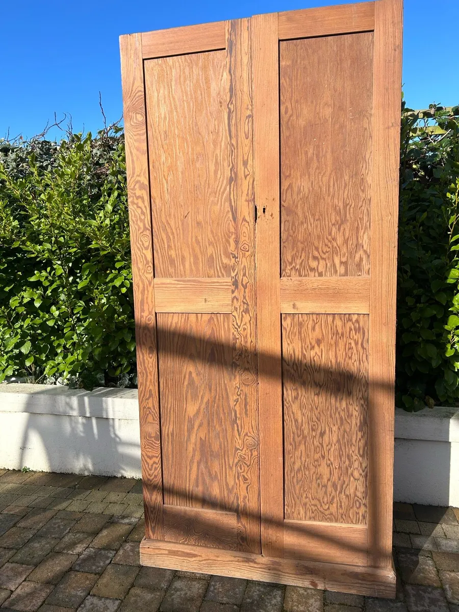 Antique pine pantry cupboard - Image 1