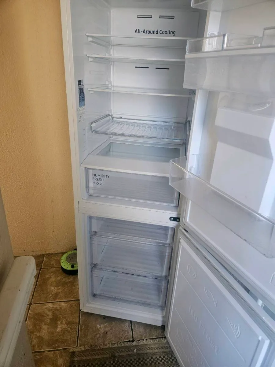 Fridge freezer - Image 4