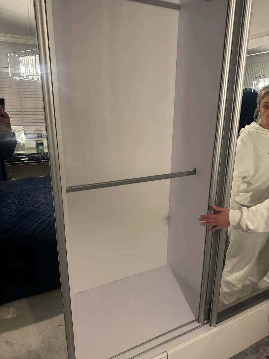 3 door wardrobe - Image 3