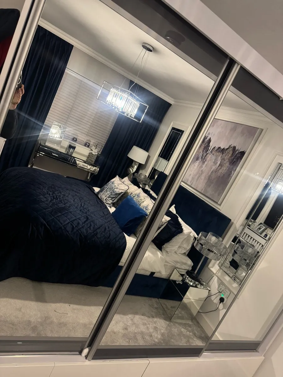 3 door wardrobe - Image 4