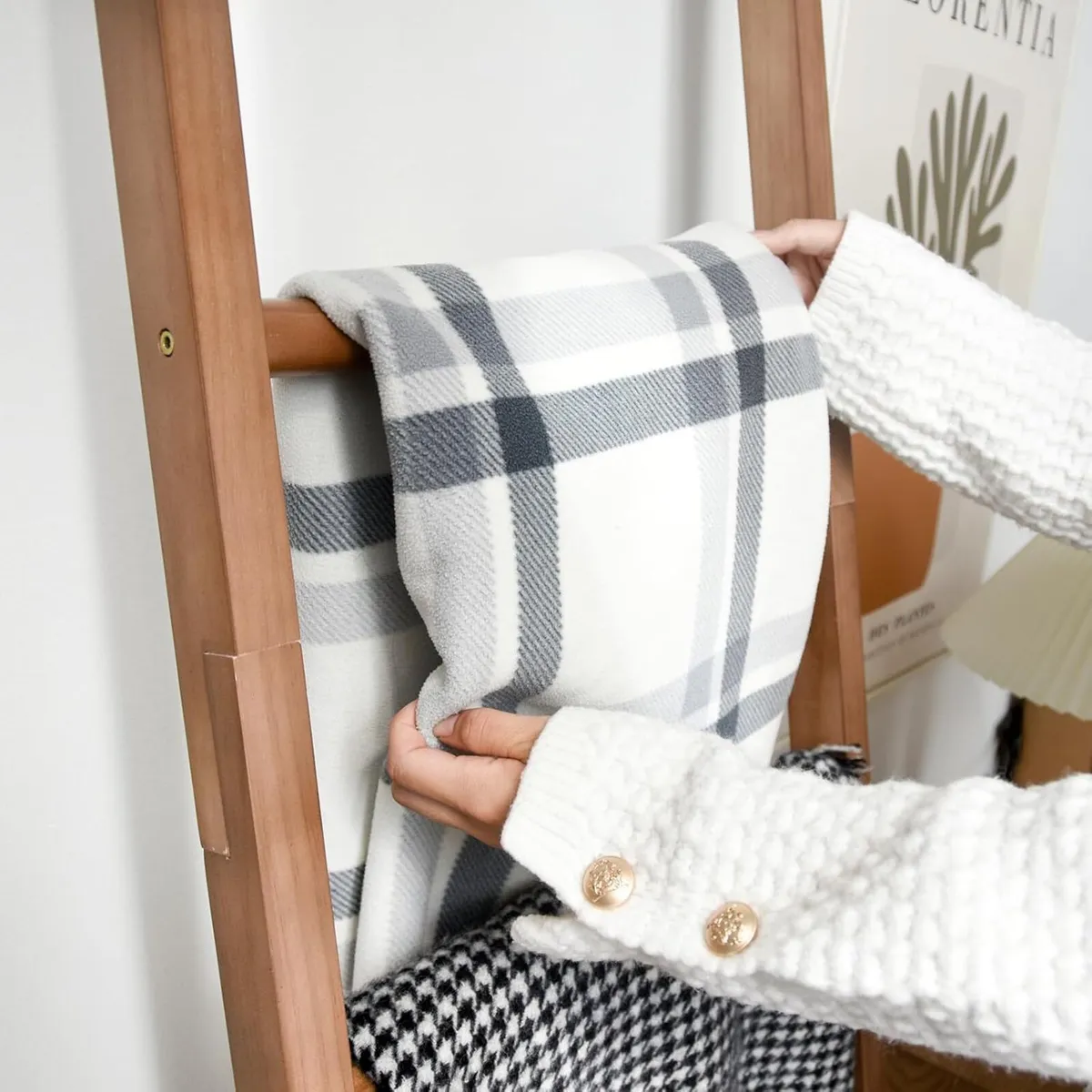 6ft Wooden Natural Blanket Ladder Living Room - Image 4