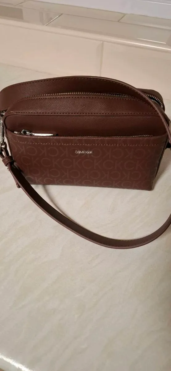 Calvin Klien Handbag - Image 4